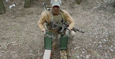 В ВСУ показали экзосклеты "Гюрза-1" в боевых условиях: несут 70 кг на десятки километров (видео)