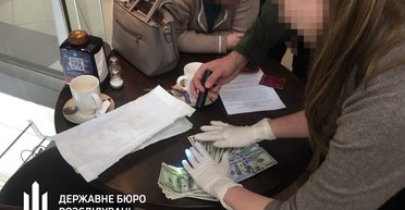 7 тыс. долларов за фиктивную инвалидность: во Львовськой области задержали на взятке врача (фото)