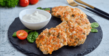 Рубані курячі котлети з сирною начинкою: соковиті, м'які та приголомшливо смачні