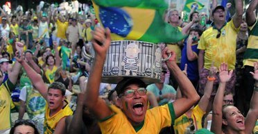 Операция "Автомойка". Что делать, когда в стране не осталось незамаранных политиков