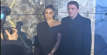 Рідкісний вихід: рідні діти Мадонни разом прийшли на модний показ у Парижі