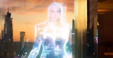 Мелания Трамп удивила видео с ИИ-дублером: в сети заговорили о голограмме (видео)