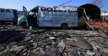 Обстріл Києва: склад Rozetka пошкоджено внаслідок ракетної атаки ЗС РФ (фото)