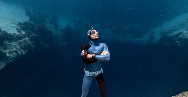 Человек-амфибия: дайвер задержал дыхание на рекордные 29 минут (видео)