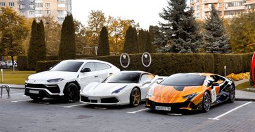 Ferrari, Lamborghini и Rolls-Royce: самые яркие авто в Украине за 2025 год (фото)