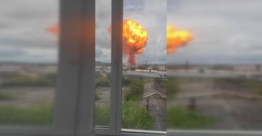 Величезний вогняний "гриб": у російському П'ятигорську стався вибух на АЗС (фото, відео)