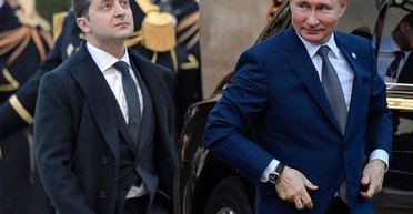 Парижские эмоции и жесты. Фоторепортаж: как общалась нормандская четверка