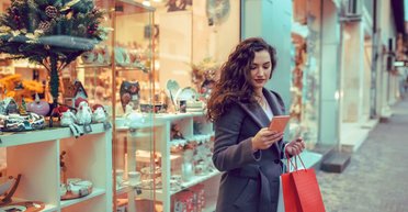 Прощай, оверсайз! Главные антитренды 2021-22, от которых мы избавляемся