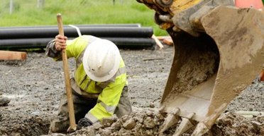 Заборонили вести бізнес: підприємець винен місту 4,7 млн за "брудну землю" (фото)