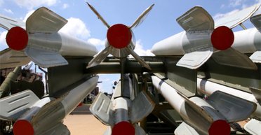 Дым возле Севастопольской бухты: Сальдо заявил о трех ракетах, летевших в Крым (фото)