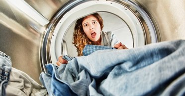 3 самые частые ошибки, которые вы совершаете при стирке и сушке вещей