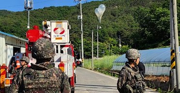 Поставили рекорд: из КНДР в Южную Корею отправили 500 мусорных шаров за сутки