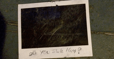 "Ви помрете": чоловік знайшов зловісне фото на горищі дачного будинку (фото)