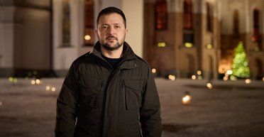 "Молимся за победу":  Зеленский поздравил Украину с Рождеством у стен Киево-Печерской Лавры (видео)