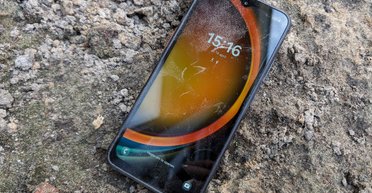 Топ 5 смартфонів, які не бояться падінь, бруду та води: Samsung, HMD, Ulefone (фото)