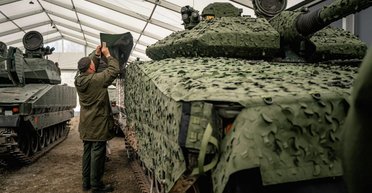 Боєприпаси та бойові машини: Швеція планує надати Україні допомогу на понад $300 млн