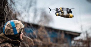 Майбутнє війни в Україні: за рік воюватимуть лише дрони, піхота піде у підпілля, — експерт