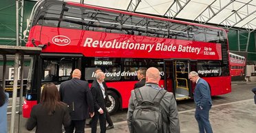 Начало новой эры: двухэтажные лондонские автобусы станут электрическими (фото)