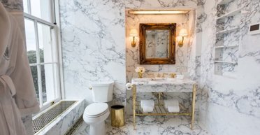 Трамп похвастался ремонтом ванной Линкольна в Белом доме: демократы возмущены (фото)