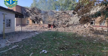 Атака БПЛА на Сумщину: з-під завалів навчального закладу дістали тіла освітян (фото)