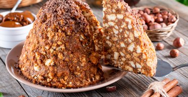 Классический торт "Муравейник": самый простой рецепт вкусного лакомства