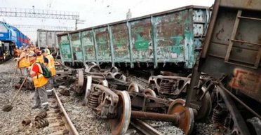 Взрывы на железных дорогах: ВС РФ лишились важных маршрутов под Харьковом и Сумами — источники (фото)