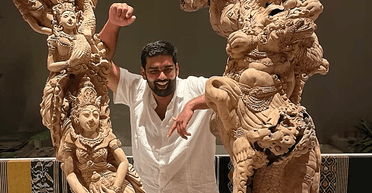 Имел фото с Байденом: индус обманом создал ЧВК и "отжимал" бизнесы у американцев, — WSJ