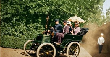 Привезли в 1897 році: експерти знайшли єдине збережене фото найпершого авто в Києві