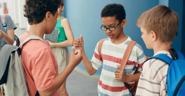 Простая игра с непростой стороны: какая стратегия лучше всего подходит для "камень, ножницы, бумага"