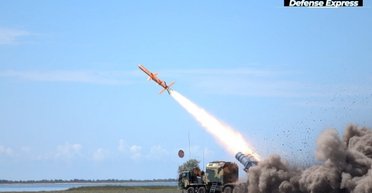 Точний удар: Зеленський заявив про успішне застосування ракети "Нептун" на 1000 км (відео)