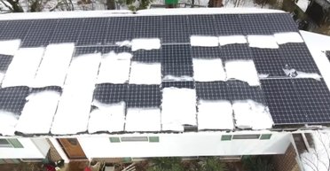 Cнег на солнечных панелях дает странный эффект: что удалось выяснить ученым (фото)