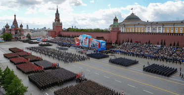 Хакеры взломали украинские каналы и транслировали "парад победы" в Москве (видео)