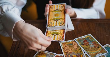 Оберіть одну з чотирьох карт і дізнайтеся, що на вас чекає цього тижня