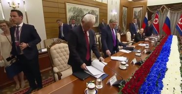 Министров РФ выгнали из зала, пока туда не вошел Ким Чен Ын: у Путина это назвали "казусом" (видео)