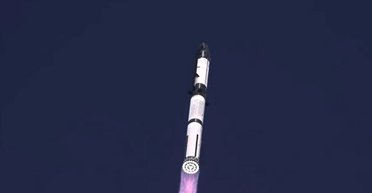 Найбільша у світі: ракета Ілона Маска вибухнула під час польоту в космос (відео)