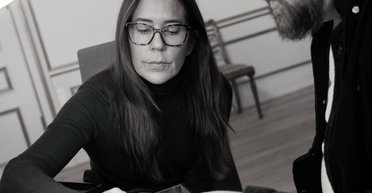 Королева Дании показала переделку уникального украшения с интересной историей (видео)