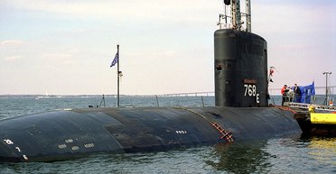 Екіпаж атомного підводного човна ВМС США "слухав музику" і врізався в транспортне судно