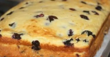 Ужин на скорую руку: воздушная творожная запеканка с ягодами