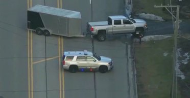 Закінчилася підписка: сім'я не могла отримати дані про викрадене авто із сином усередині (відео)