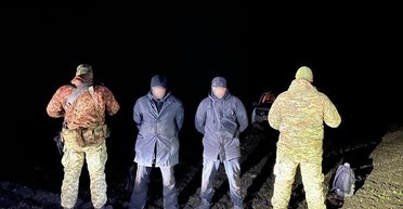 Украинец в четвертый раз за месяц попытался незаконно пересечь границу: его "засекли" дроны (видео)