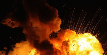 Донецьк атакували десятки БпЛА: у місті лунали вибухи, а у кількох районах зникло світло (відео)