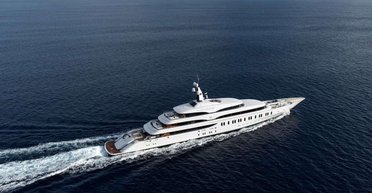 Дворец на воде: роскошная яхта за сотни миллионов оказалась в центре скандала (видео)