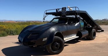 Божевільний тюнінг: колекційний Chevrolet Corvette схрестили з евакуатором (фото)