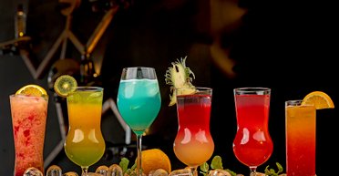Астрологія та алкоголь: які коктейлі люблять знаки Зодіаку