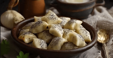 Меню на Святий вечір: пісні вареники з маком, курагою та мигдалем