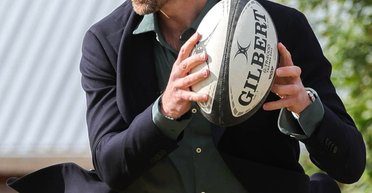 Гострий погляд і сивина в бороді: як життєві випробування змінили принца Вільяма (фото)