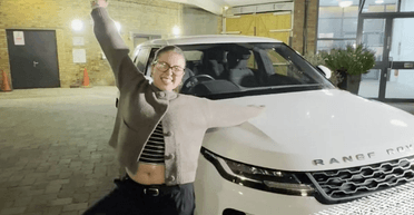Девушка получила Range Rover: начальник потратил миллионы гривен на подарки (видео)