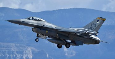 У США зазнав аварії винищувач F-16: деталі події (відео)