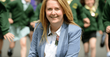 Учительница обзывала учеников "жирными" и издевалась над родителями, но может продолжать преподавать: почему