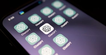 ШІ бреше людям: ChatGPT засмітив "Вікіпедію" вигаданими і підробленими фактами